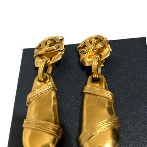 Authentic Vintage Gold CC Logo Clip-On Dangling Statement Earrings